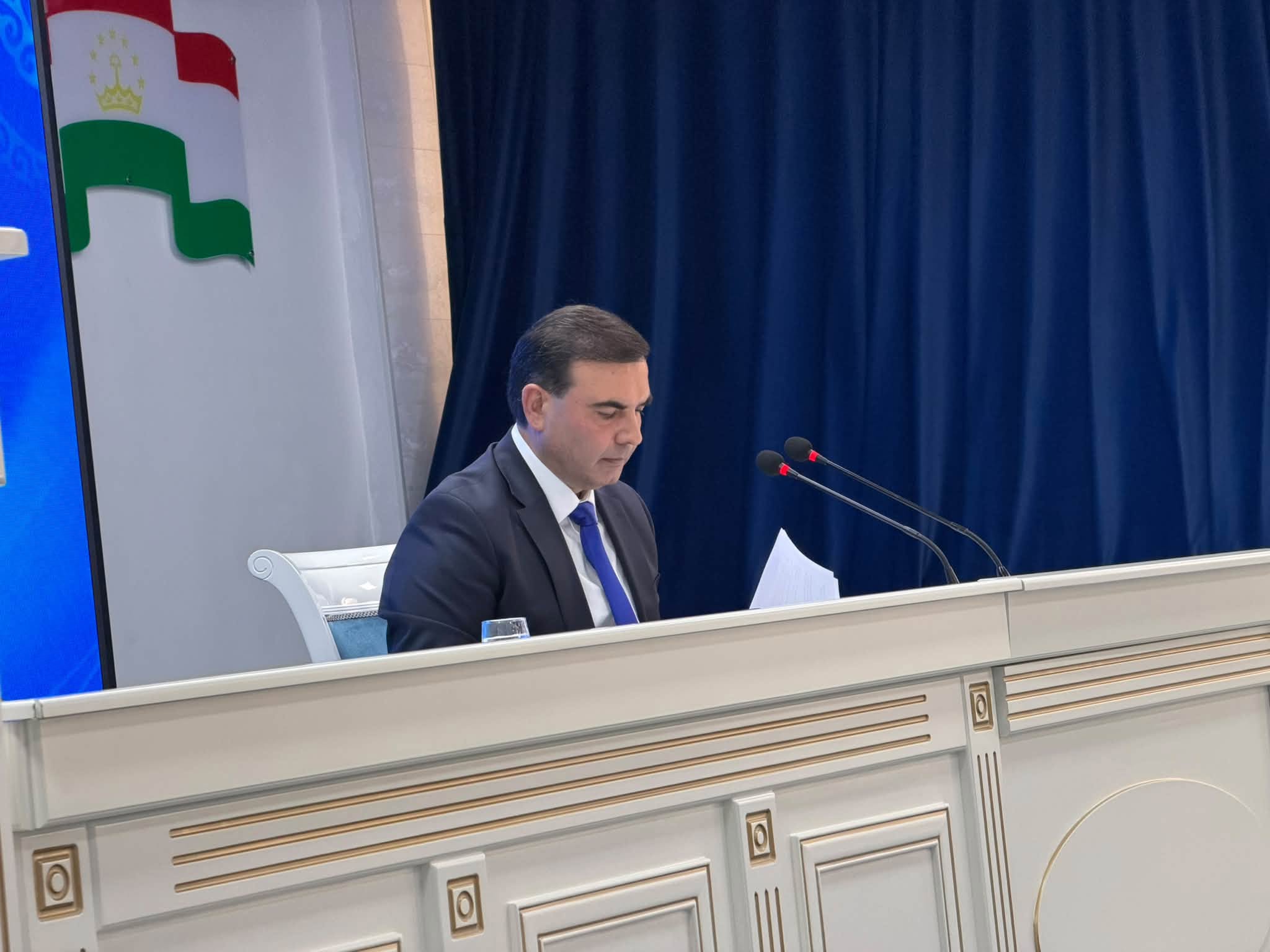 Иҷлосияи ҳафтуми Маҷлиси вакилони халқи ноҳияи Шоҳмансури шаҳри Душанбе, даъвати ҳафтум баргузор гардид